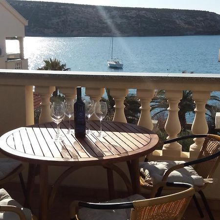Apartments Next To Sea Maris Novalja Room photo